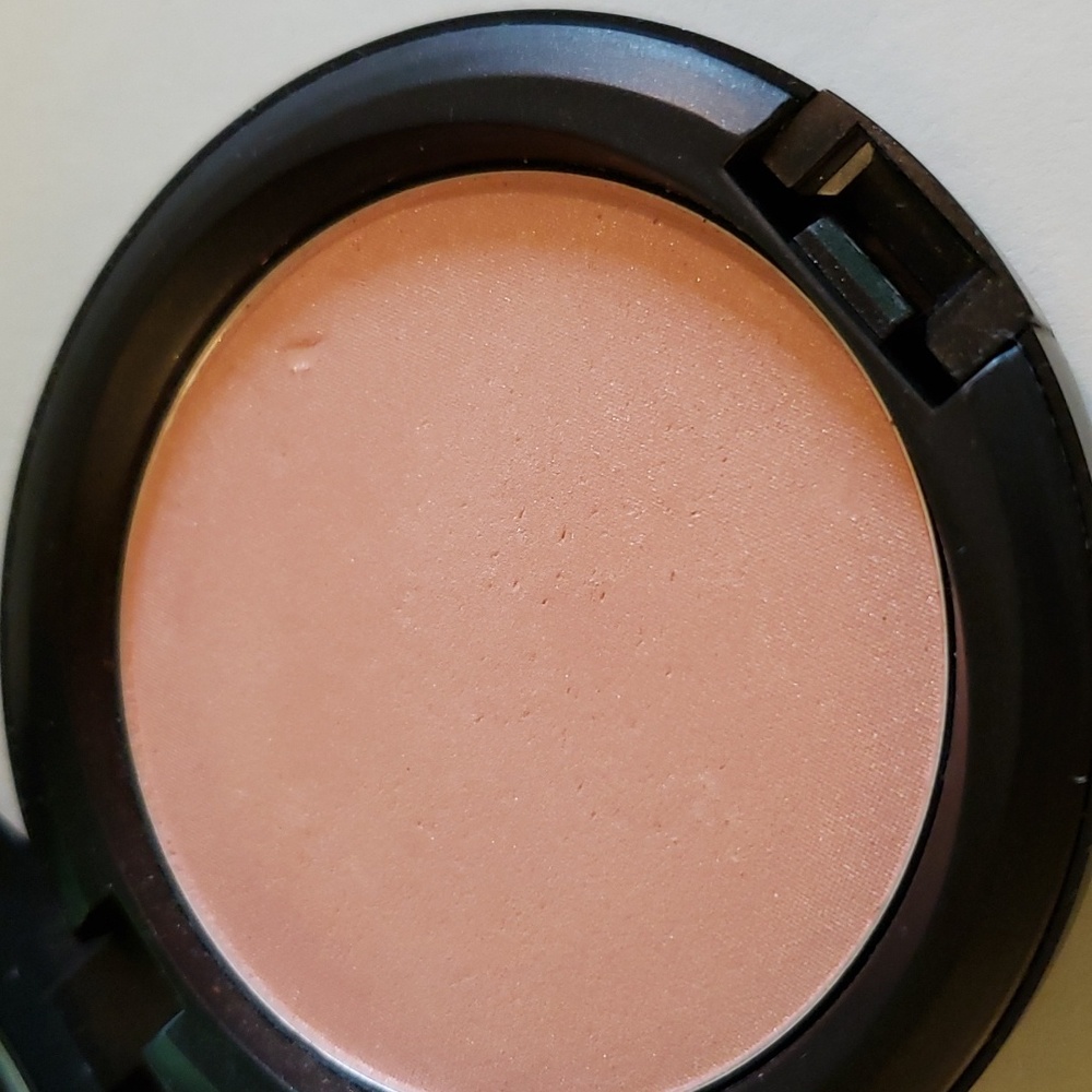MAC Shell Pearl Beauty Powder - Picture 4 of 7